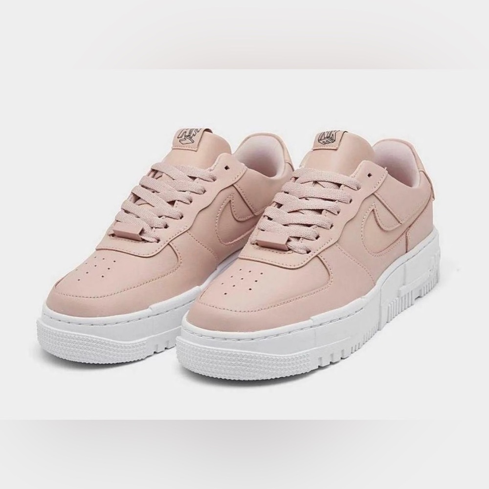 Nike Air Force 1 Pixel